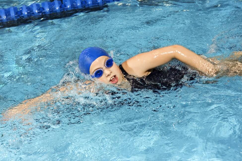 Bơi lội giúp giảm đau thần kinh tọa