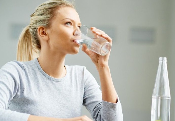 Uống nước trước khi ăn 30 phút sẽ giúp giảm cân hiệu quả